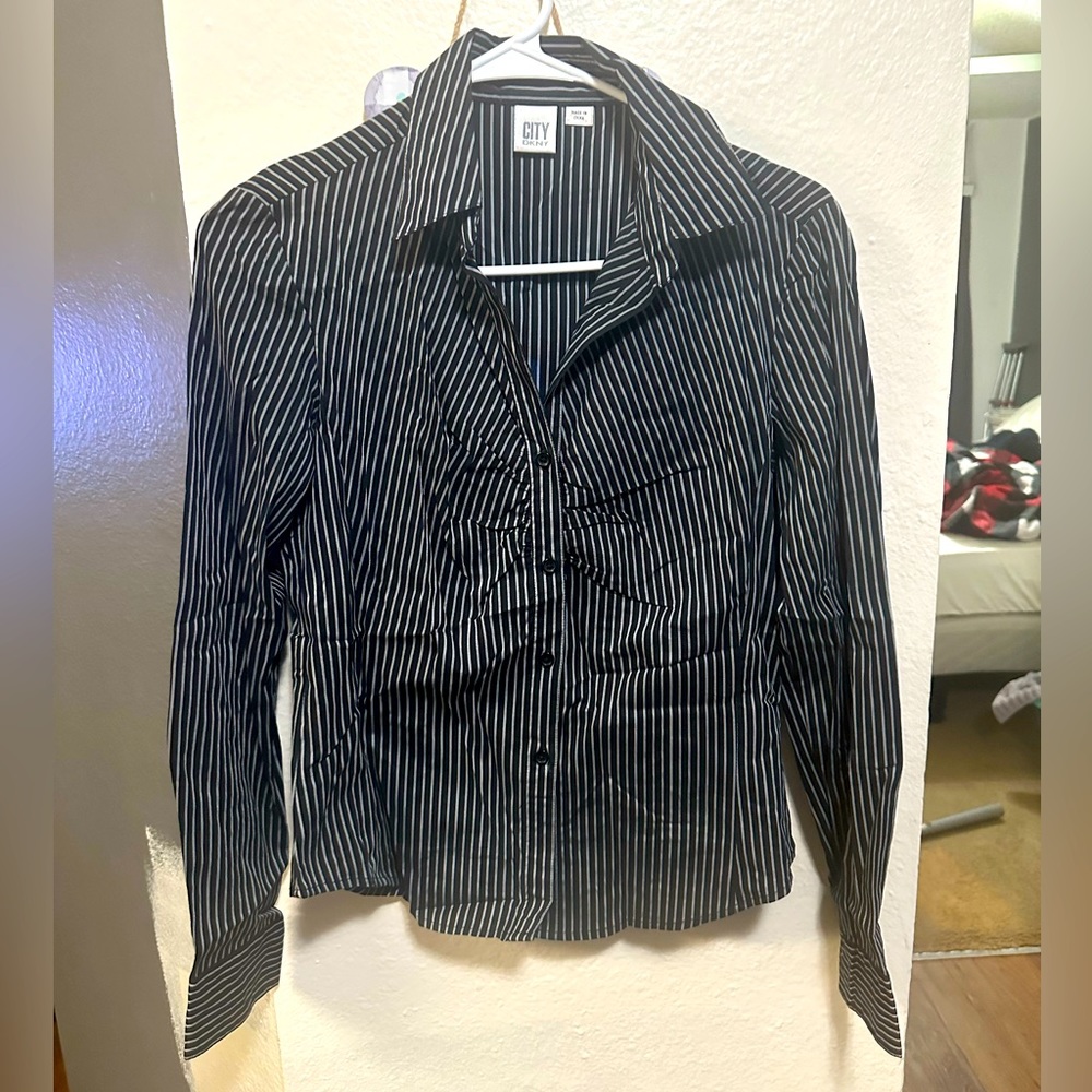 DKNY City Pin Stripe button down blouse! Black & White like new blouse!